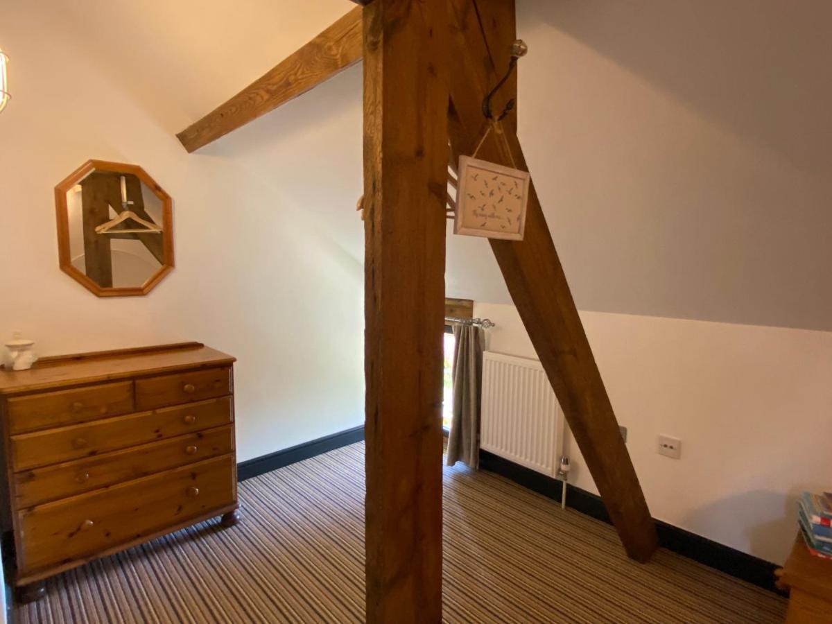 Betsey Trotwood. Historic Stylish 2-Bed Cottage. Blundeston Εξωτερικό φωτογραφία