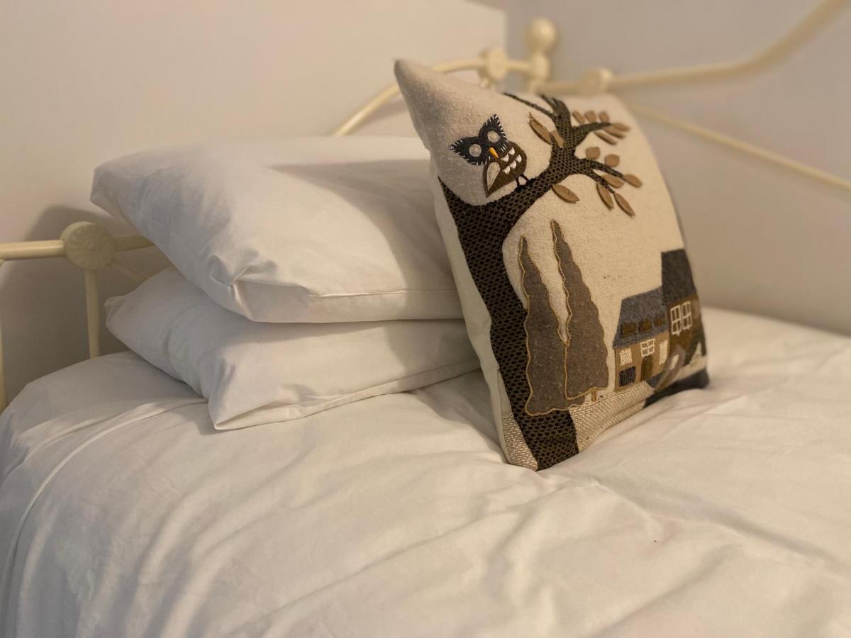 Betsey Trotwood. Historic Stylish 2-Bed Cottage. Blundeston Εξωτερικό φωτογραφία